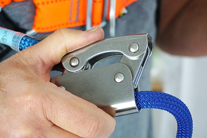 Adjustable work positioning lanyard for personal fall protection uk